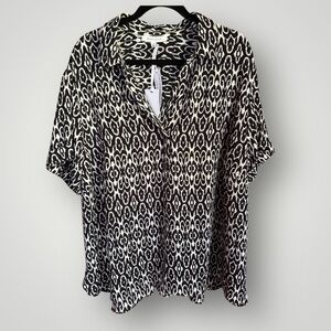 Rose and Olive Black White Design Popover Collar V-neck Crepe Flowy Top Size 3X